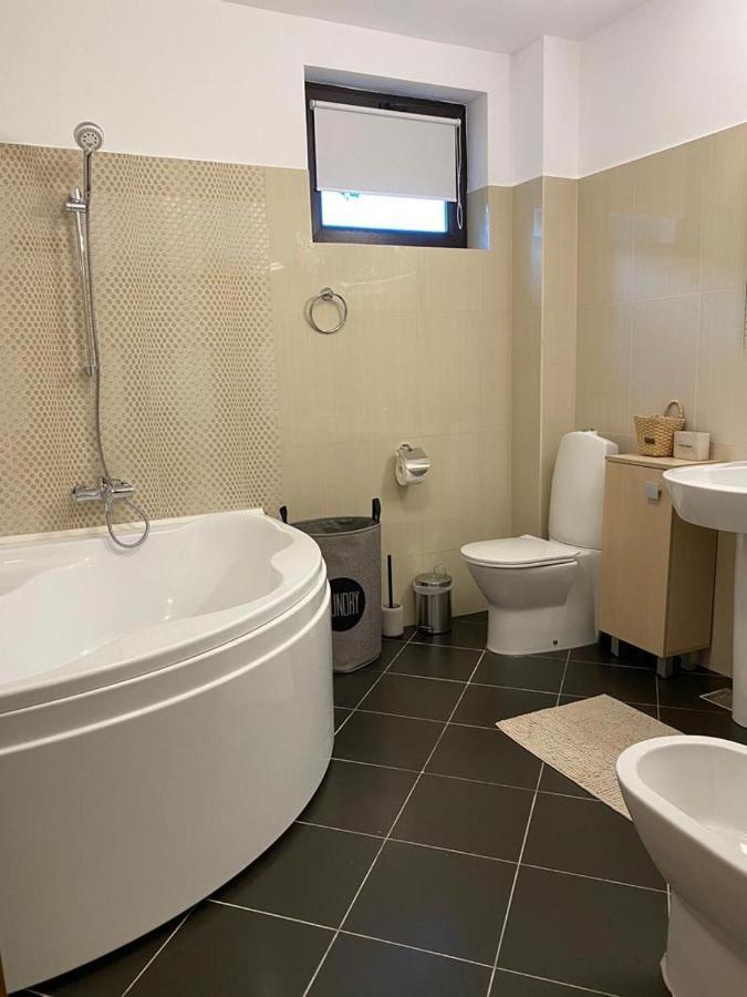 La Tuya Deluxe Villa Jászvásár Kültér fotó